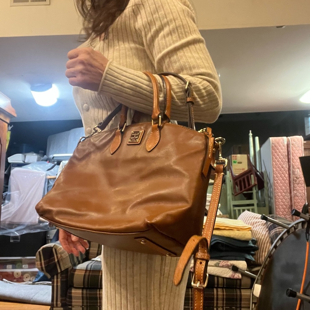 Dooney &Bourke brown leather satchel - Picture 12 of 12